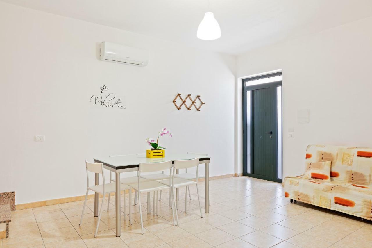 Focallo Seaside Holiday Flat Santa Maria del Focallo Esterno foto
